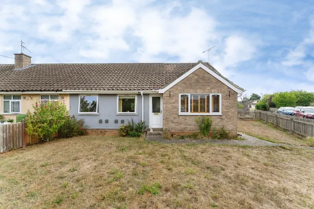 Pond Lane, Brandon, photo 1