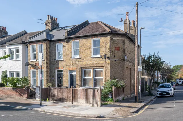 London, SW17, photo 1