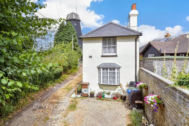 Oare Road, Faversham, ME13, photo 1