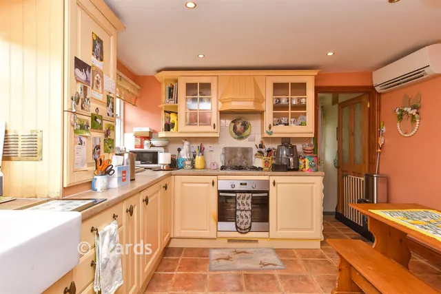 Oare Road, Faversham, ME13, photo 3