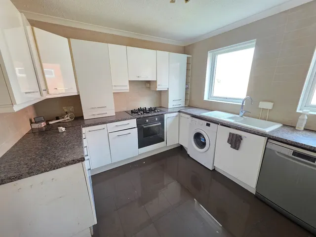 Frome Close, Aylesbury, HP21, photo 2