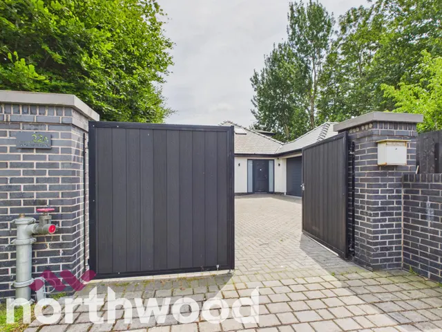 Knob Hall Lane, Southport, PR9, photo 1