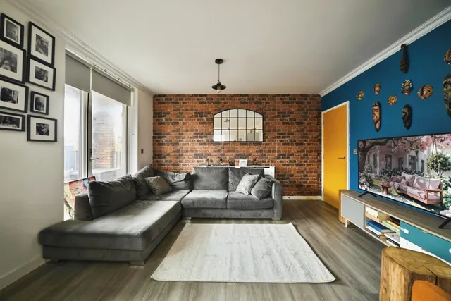 Gardiner Close, Enfield, EN3, photo 1
