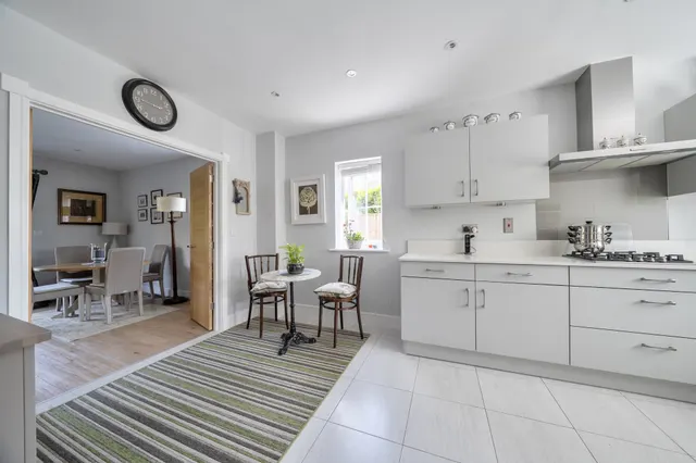 Maddoxwood, Chichester, PO19, photo 2