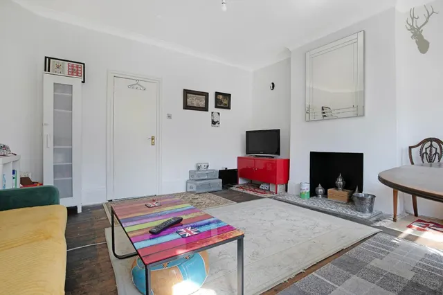 Warren Road, London, E4, photo 3