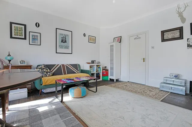 Warren Road, London, E4, photo 2
