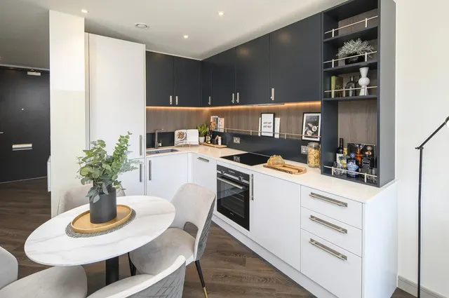 Eden Grove, Staines-Upon-Thames, TW18, photo 1
