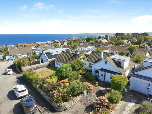Richmond Way, Carbis Bay, TR26, photo 1