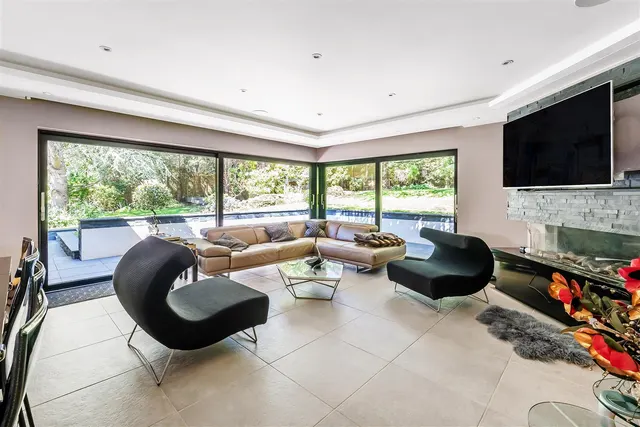 The Warren, Ashtead, KT21, photo 3