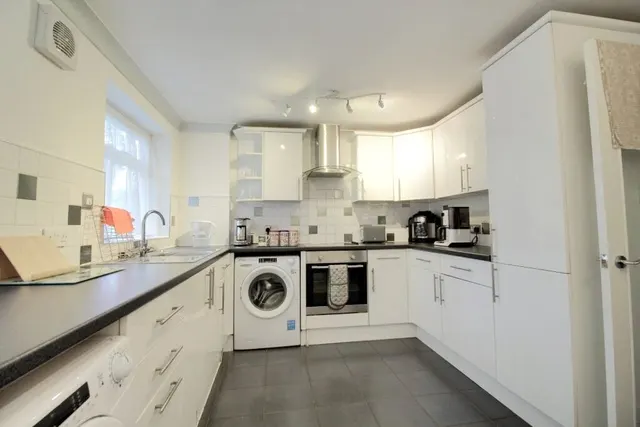 Homer Close, Gosport, PO13, photo 2