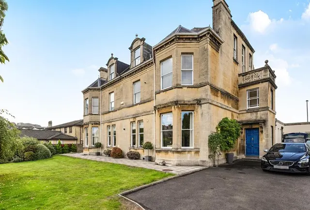 Upper Oldfield Park, BA2, photo 1