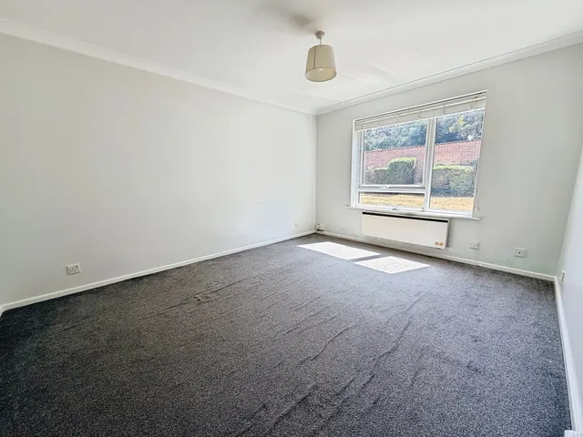 Photo 3 — Fleet Road, Fleet, Hampshire, GU51 3PH