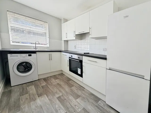 Photo 2 — Fleet Road, Fleet, Hampshire, GU51 3PH