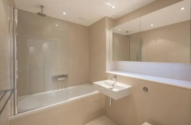 Pump House Crescent, Brentford, TW8, photo 3