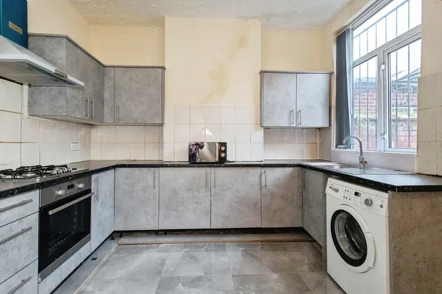 Crantock Street, Manchester, M12, photo 2