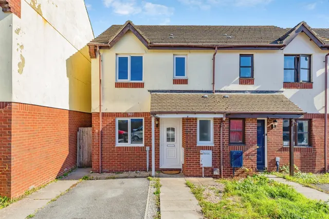 3 bedroom house, Staddon Gardens, Torquay, TQ2