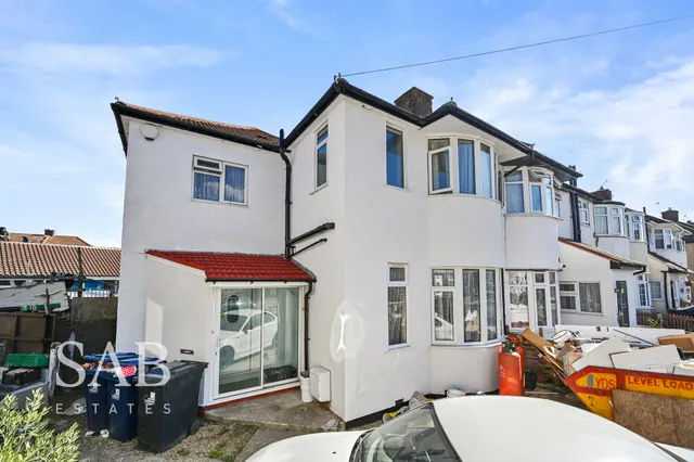 Hart Grove, Southall, UB1, photo 1