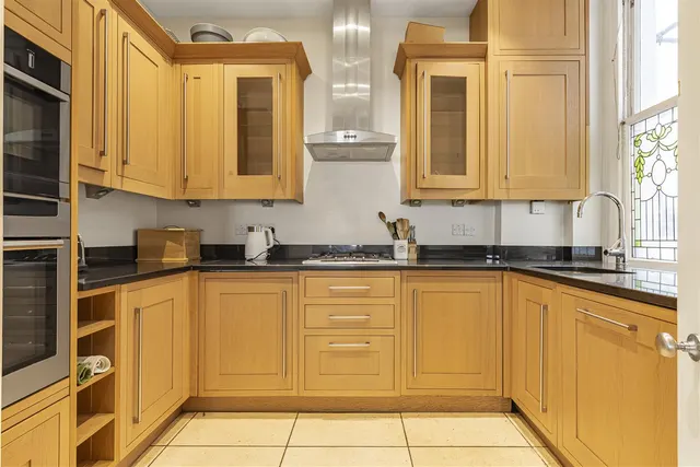 Lower Richmond Road, Putney, SW15, photo 3