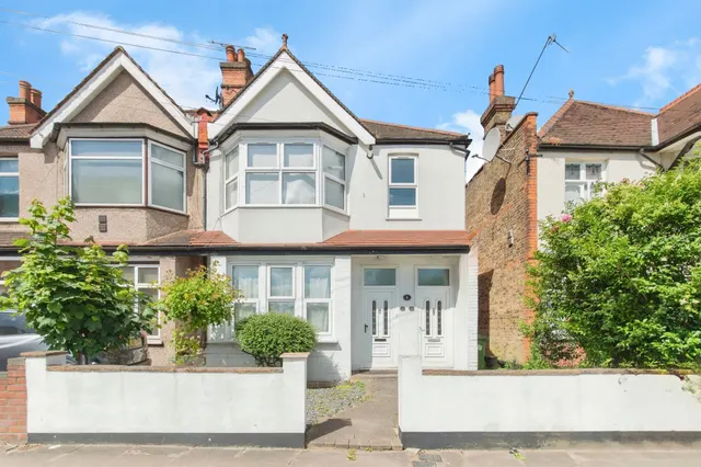 Greenhill Way, Harrow, photo 1