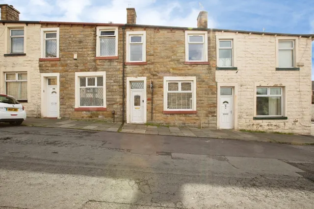 Shakespeare Street, Padiham, BB12, photo 1
