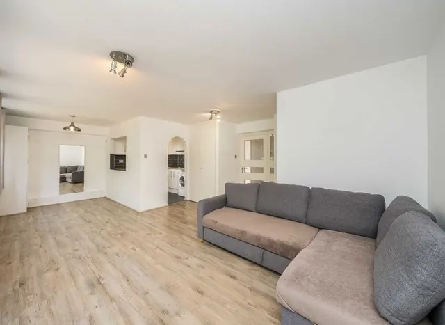 Kintyre Close, Norbury, SW16, photo 1