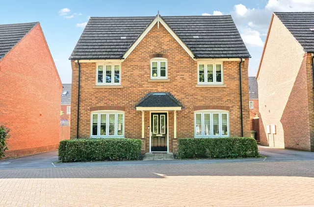 Dumas Drive, Whiteley, PO15, photo 1