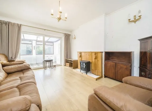 Photo 2 — Old Oak Road, Acton, W3