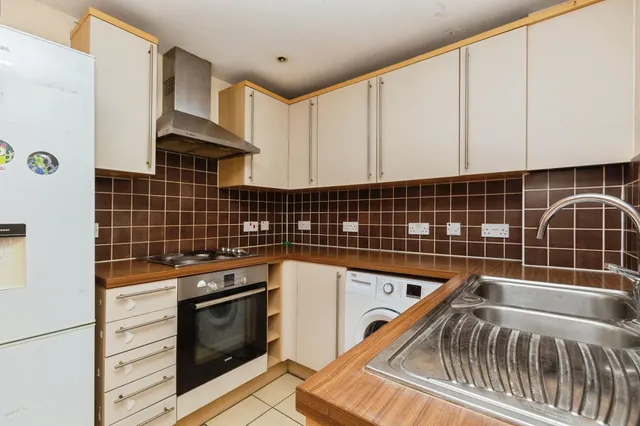 Pine Street, Aylesbury, HP19, photo 2