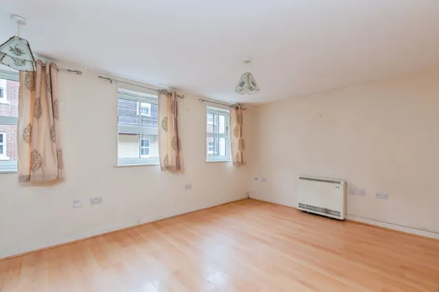 Pine Street, Aylesbury, HP19, photo 3