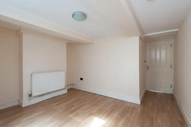 Photo 3 — Albert Street, Tonbridge Wells, Kent TN1 2QH