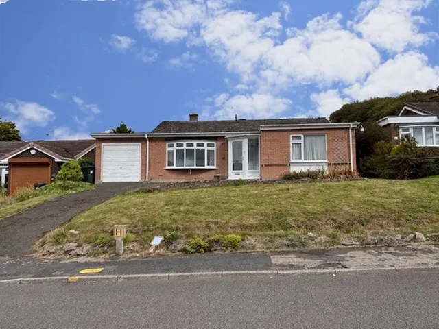 Walton Avenue, Much Wenlock, Shropshire TF13 6HA, photo 1