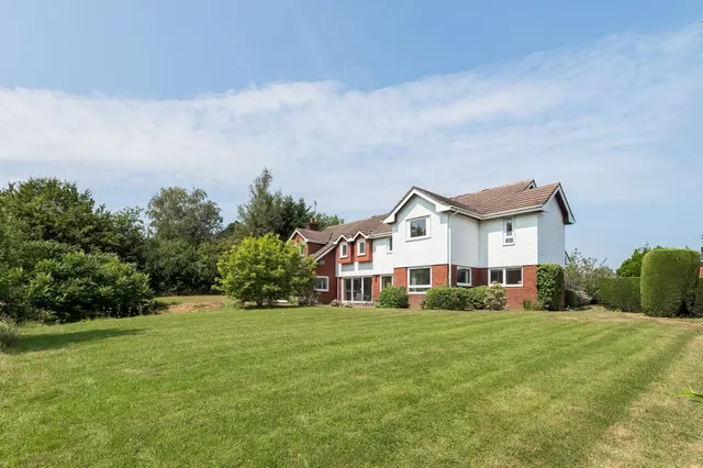 Willowmead Drive, Macclesfield, photo 3