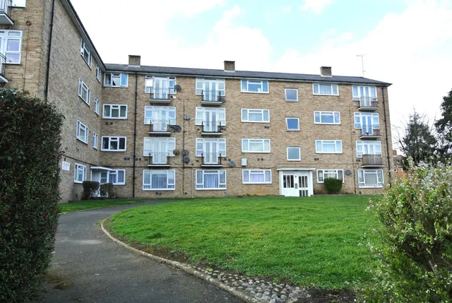 Wellington Court, Clare Road, Staines-Upon-Thames, TW19 7HL, photo 1