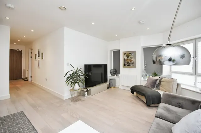 New Road, Brentwood, photo 1