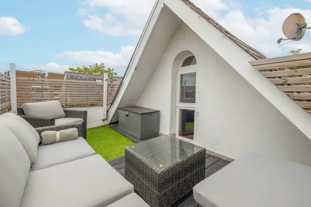 Oak Hill Road, Surbiton, KT6, photo 1