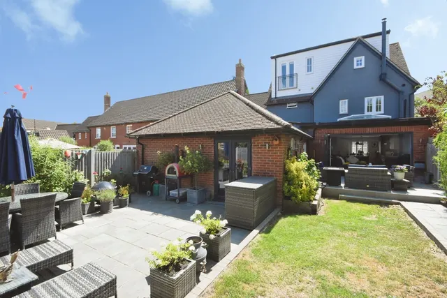 Cornelius Vale, Chelmer Village, Chelmsford, Essex, CM2, photo 1
