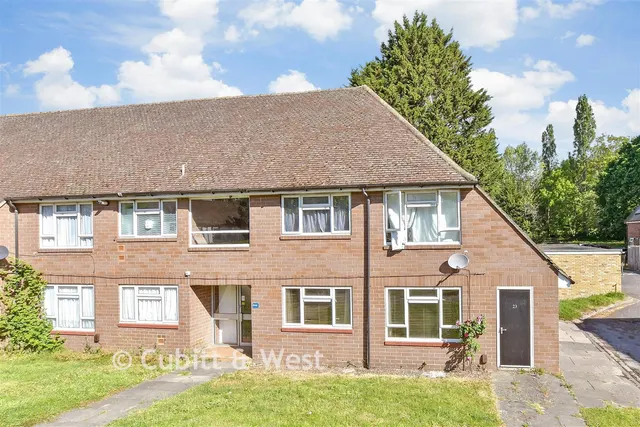 Levett Road, Leatherhead, KT22, photo 1