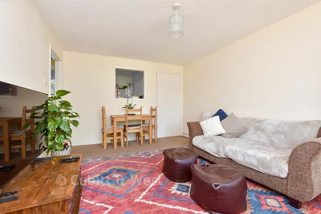 Levett Road, Leatherhead, KT22, photo 2
