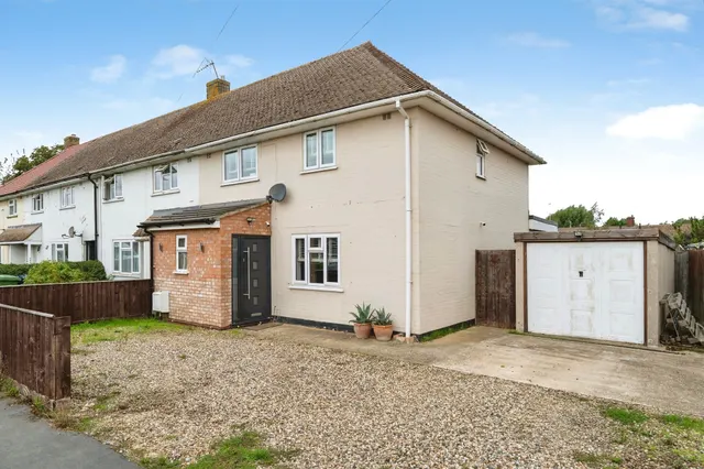 Badgeney Road, March, photo 1