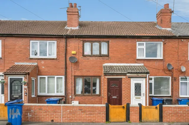 Daw Lane, Bentley, Doncaster, photo 1