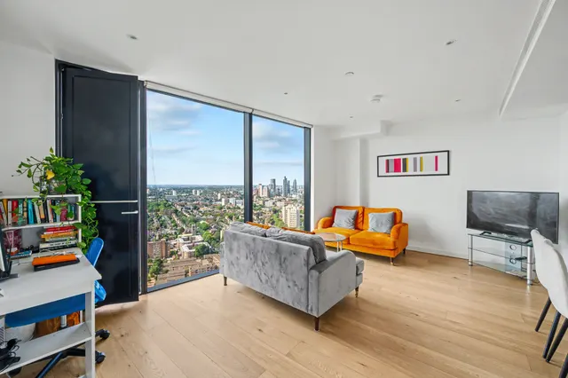 Apartment 4002, The Strata, 8 Walworth Road, London, photo 1
