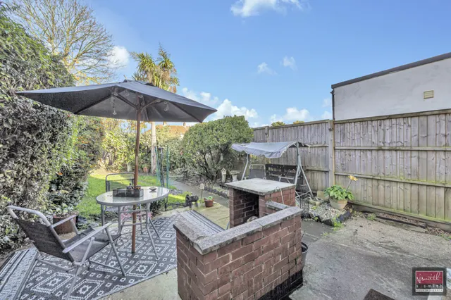 Park Avenue, Egham, TW20, photo 2