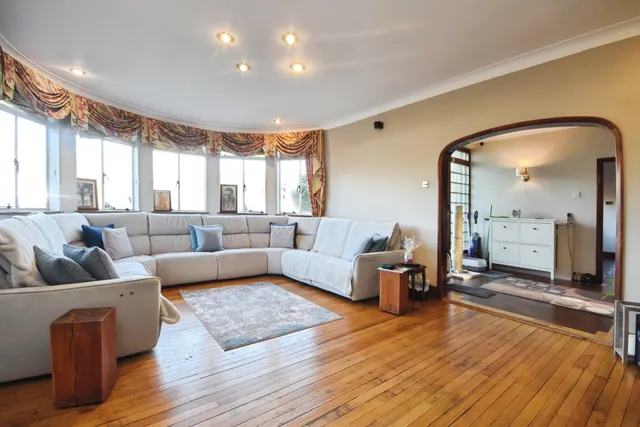 Heath Drive, Romford, RM2, photo 3