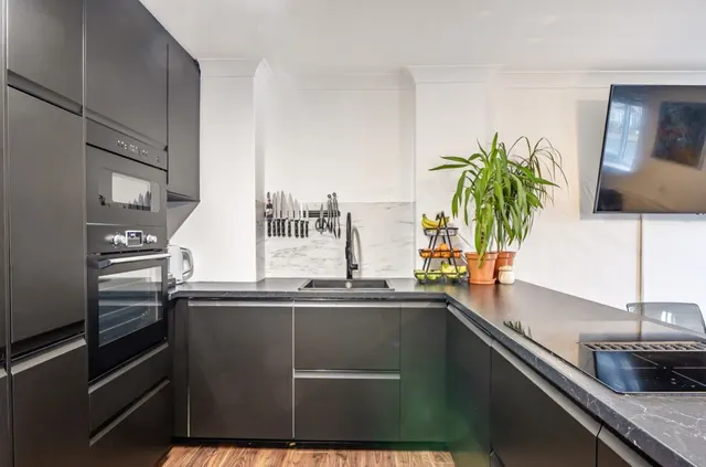 Chartwell Place, Cheam, SM3, photo 2