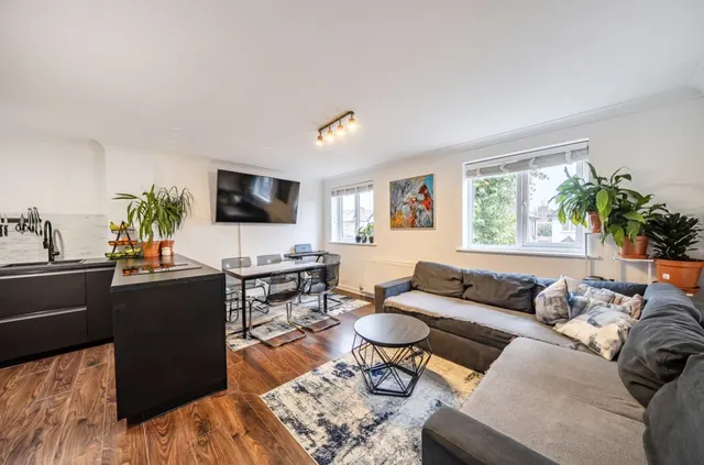 Chartwell Place, Cheam, SM3, photo 1