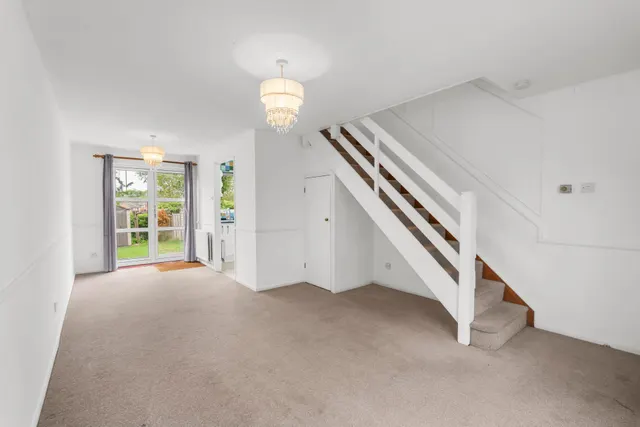 Walnut Tree Close, Stevenage, SG2, photo 3