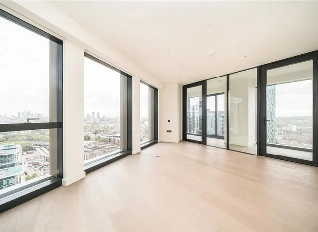 Nine Elms Lane, Nine Elms, SW8, photo 3