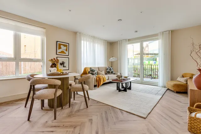 Springfield Drive, London, SW17, photo 1