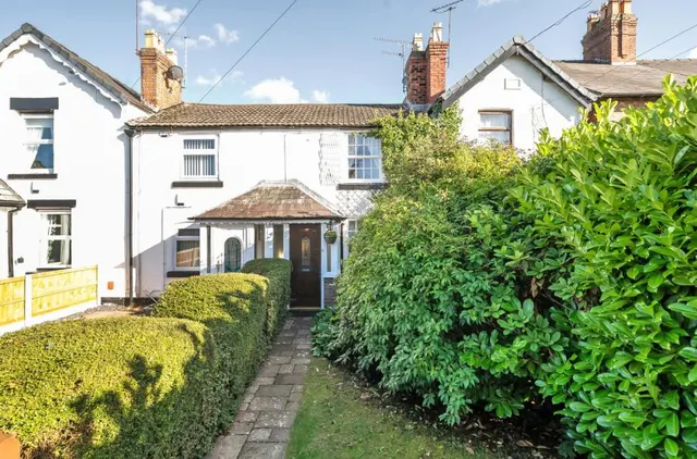 Heath Road, Upton, CH2, photo 1