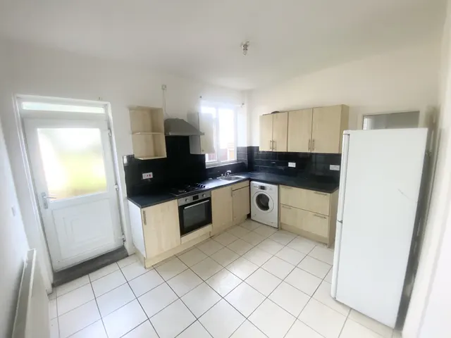 Byron Road, Mexborough, S64, photo 3
